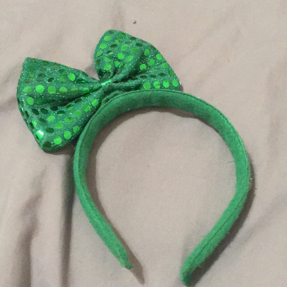 Green headband with bow